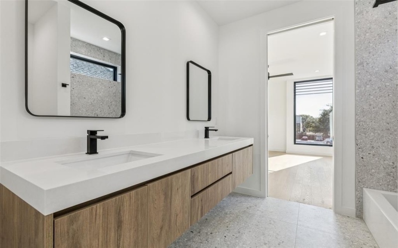 5635 Matalee Avenue, Dallas, TX 75206, 3 Habitaciones Habitaciones , ,2 BañosBaños,Residential,En Venta,5635 Matalee Avenue,0,21111818