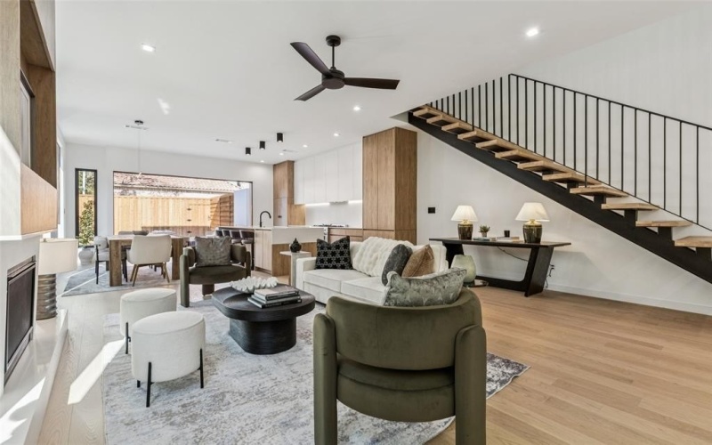 5635 Matalee Avenue, Dallas, TX 75206, 3 Habitaciones Habitaciones , ,2 BañosBaños,Residential,En Venta,5635 Matalee Avenue,0,21111818