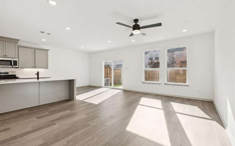 1379 Hill Country Place, Celina, TX 75009, 3 Habitaciones Habitaciones , ,2 BañosBaños,Residential,En Venta,1379 Hill Country Place,0,21112095