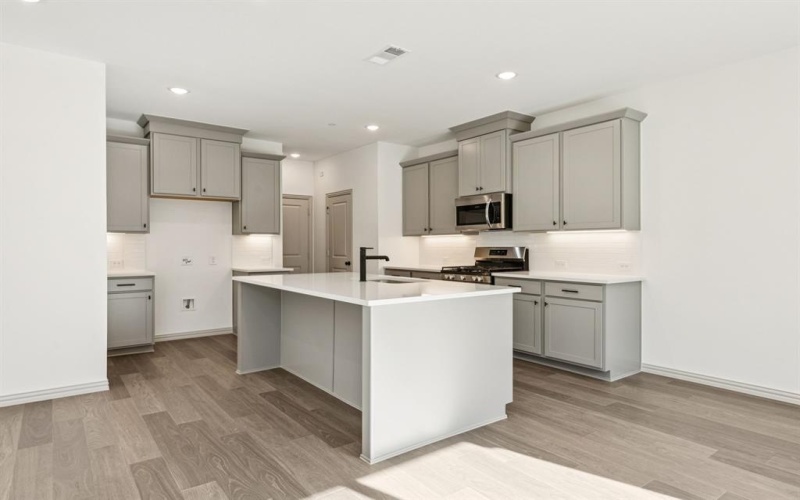 1379 Hill Country Place, Celina, TX 75009, 3 Habitaciones Habitaciones , ,2 BañosBaños,Residential,En Venta,1379 Hill Country Place,0,21112095