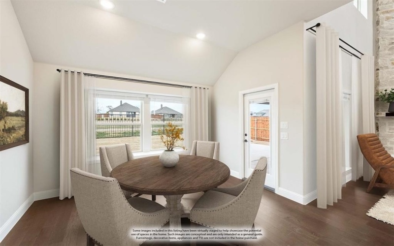 4021 Eagles Bluff Road, Midlothian, TX 76065, 5 Bedrooms Bedrooms, ,5 BathroomsBathrooms,Residential,For Sale,4021 Eagles Bluff Road,0,21112418