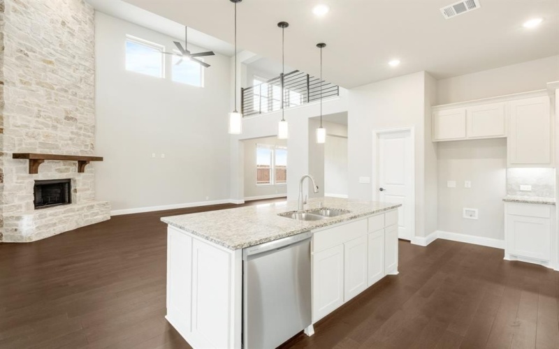 4021 Eagles Bluff Road, Midlothian, TX 76065, 5 Bedrooms Bedrooms, ,5 BathroomsBathrooms,Residential,For Sale,4021 Eagles Bluff Road,0,21112418