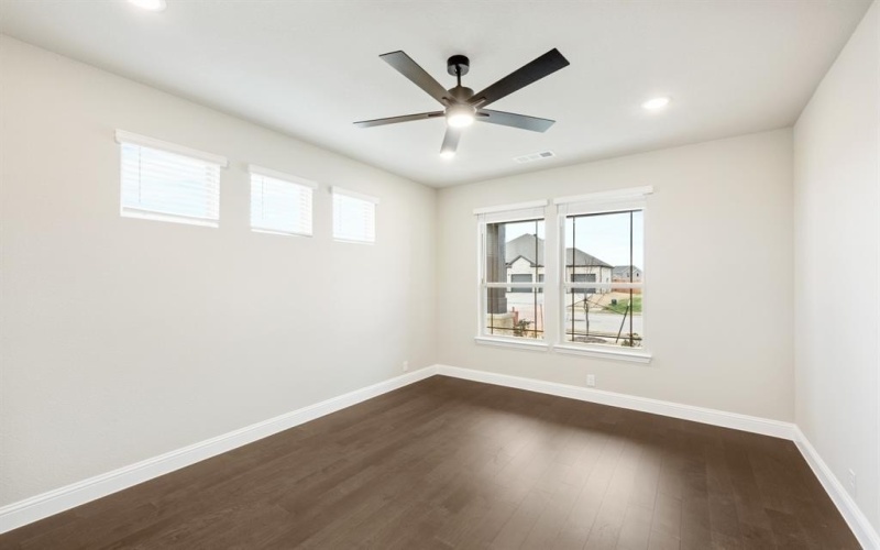 4021 Eagles Bluff Road, Midlothian, TX 76065, 5 Bedrooms Bedrooms, ,5 BathroomsBathrooms,Residential,For Sale,4021 Eagles Bluff Road,0,21112418