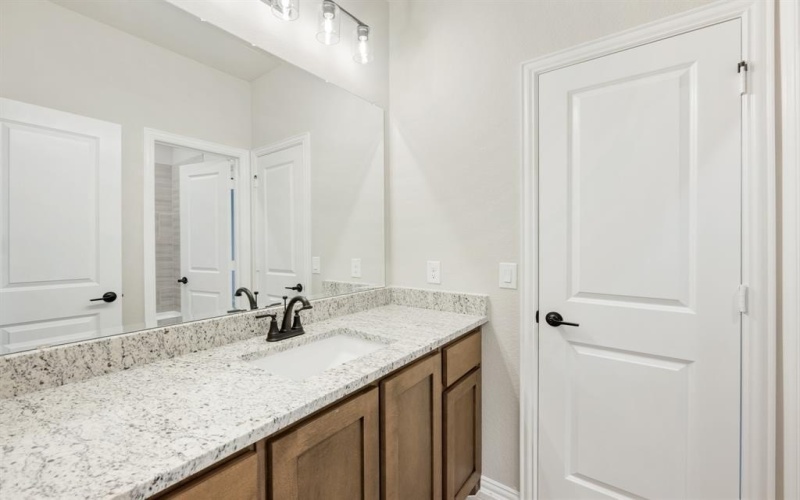 4021 Eagles Bluff Road, Midlothian, TX 76065, 5 Bedrooms Bedrooms, ,5 BathroomsBathrooms,Residential,For Sale,4021 Eagles Bluff Road,0,21112418