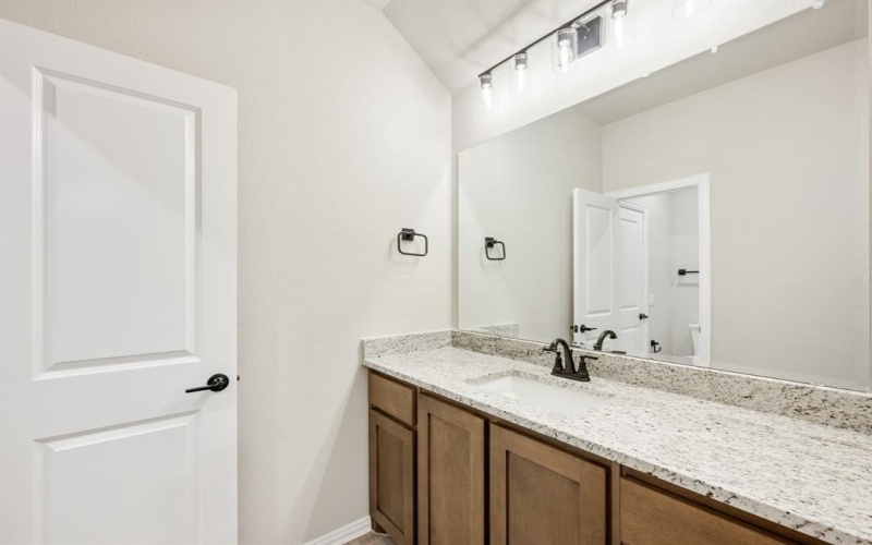 4021 Eagles Bluff Road, Midlothian, TX 76065, 5 Bedrooms Bedrooms, ,5 BathroomsBathrooms,Residential,For Sale,4021 Eagles Bluff Road,0,21112418