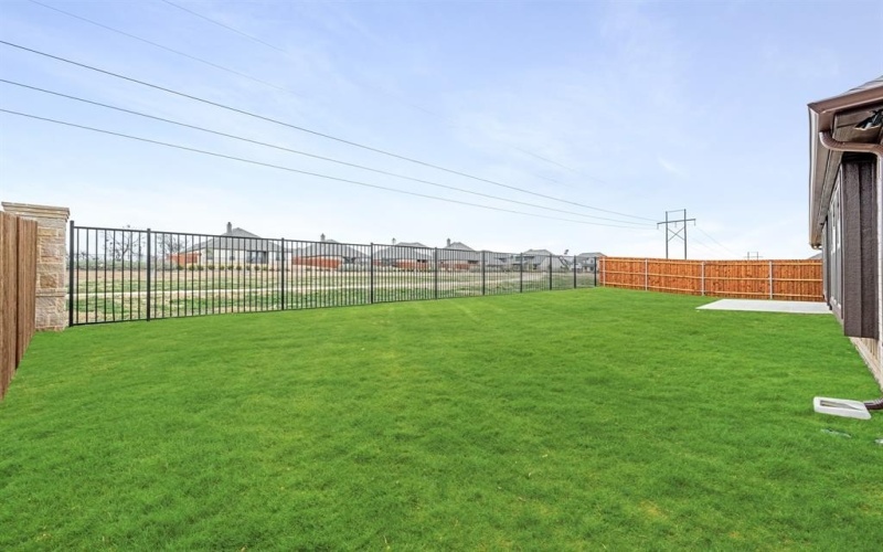 4021 Eagles Bluff Road, Midlothian, TX 76065, 5 Bedrooms Bedrooms, ,5 BathroomsBathrooms,Residential,For Sale,4021 Eagles Bluff Road,0,21112418