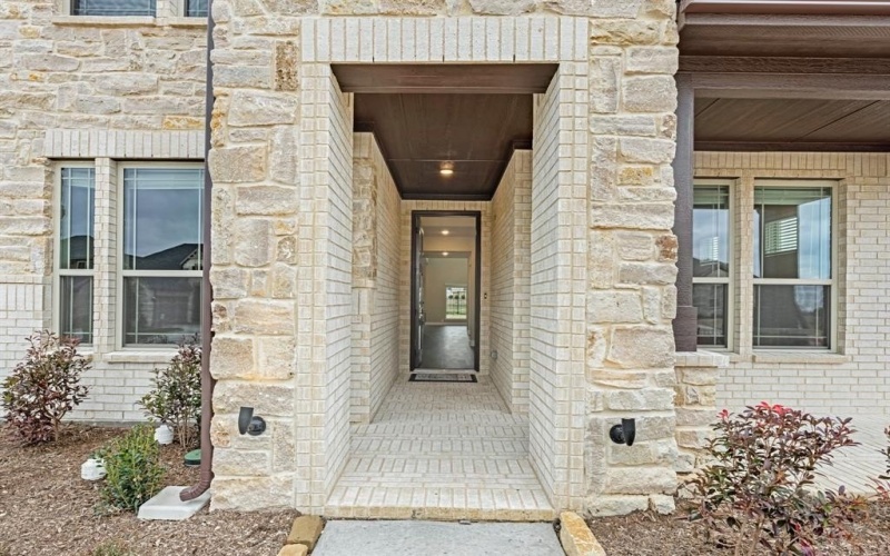 4021 Eagles Bluff Road, Midlothian, TX 76065, 5 Bedrooms Bedrooms, ,5 BathroomsBathrooms,Residential,For Sale,4021 Eagles Bluff Road,0,21112418