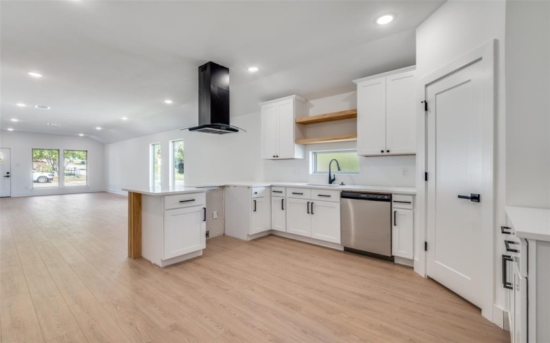 5401 Helmick Avenue, Fort Worth, TX 76107, 3 Habitaciones Habitaciones , ,2 BañosBaños,Residential,En Venta,5401 Helmick Avenue,0,21108136