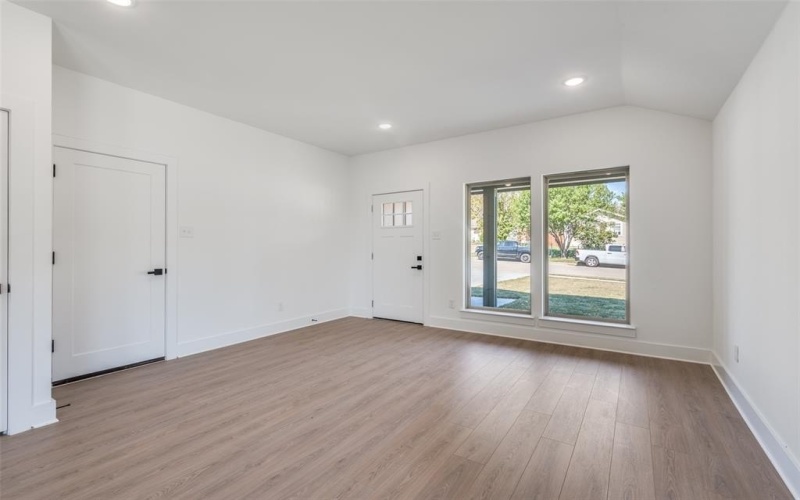 5401 Helmick Avenue, Fort Worth, TX 76107, 3 Habitaciones Habitaciones , ,2 BañosBaños,Residential,En Venta,5401 Helmick Avenue,0,21108136