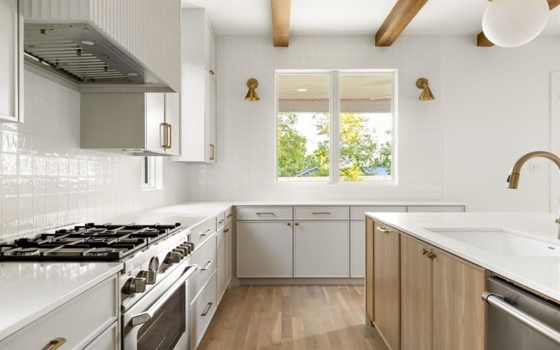 8926 San Benito Way, Dallas, TX 75218, 4 Bedrooms Bedrooms, ,3 BathroomsBathrooms,Residential,For Sale,8926 San Benito Way,0,21110328