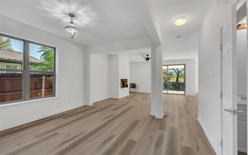 7305 Charbonneau Road, Lake Worth, TX 76135, 4 Habitaciones Habitaciones , ,2 BañosBaños,Residential,En Venta,7305 Charbonneau Road,0,21110429