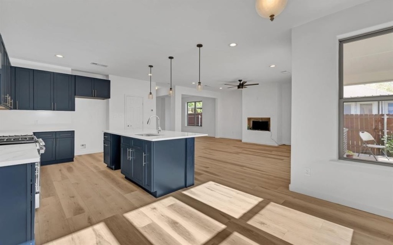 7305 Charbonneau Road, Lake Worth, TX 76135, 4 Habitaciones Habitaciones , ,2 BañosBaños,Residential,En Venta,7305 Charbonneau Road,0,21110429