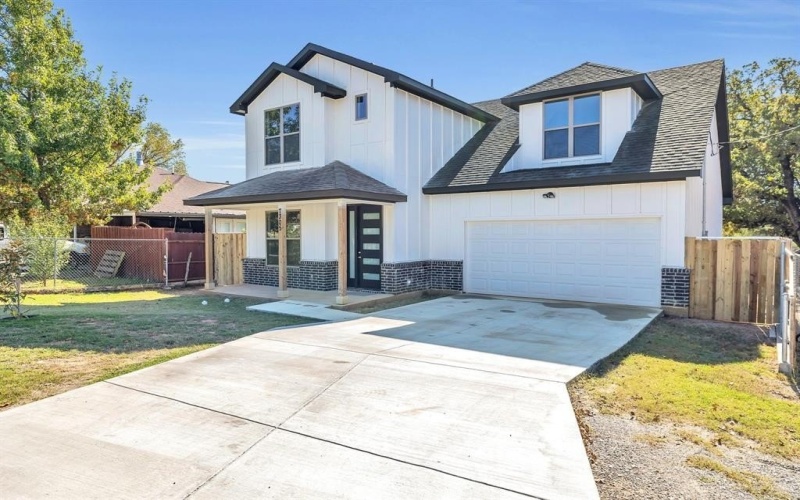 7305 Charbonneau Road, Lake Worth, TX 76135, 4 Habitaciones Habitaciones , ,2 BañosBaños,Residential,En Venta,7305 Charbonneau Road,0,21110429