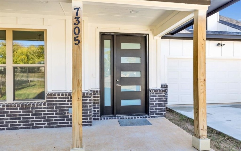 7305 Charbonneau Road, Lake Worth, TX 76135, 4 Habitaciones Habitaciones , ,2 BañosBaños,Residential,En Venta,7305 Charbonneau Road,0,21110429