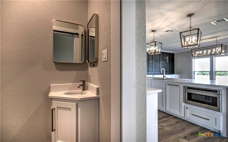 8186 S Lone Star Parkway, Moody, TX 76557, 6 Bedrooms Bedrooms, ,5 BathroomsBathrooms,Residential,For Sale,8186 S Lone Star Parkway,0,597889