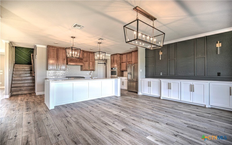 8186 S Lone Star Parkway, Moody, TX 76557, 6 Bedrooms Bedrooms, ,5 BathroomsBathrooms,Residential,For Sale,8186 S Lone Star Parkway,0,597889