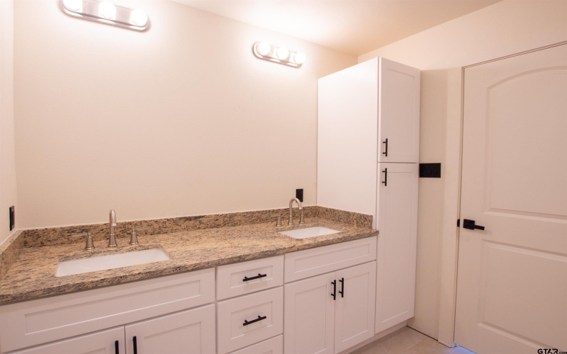 1108 Park St, Tyler, TX 75702, 3 Bedrooms Bedrooms, ,2 BathroomsBathrooms,Residential,For Sale,1108 Park St,0,25016646