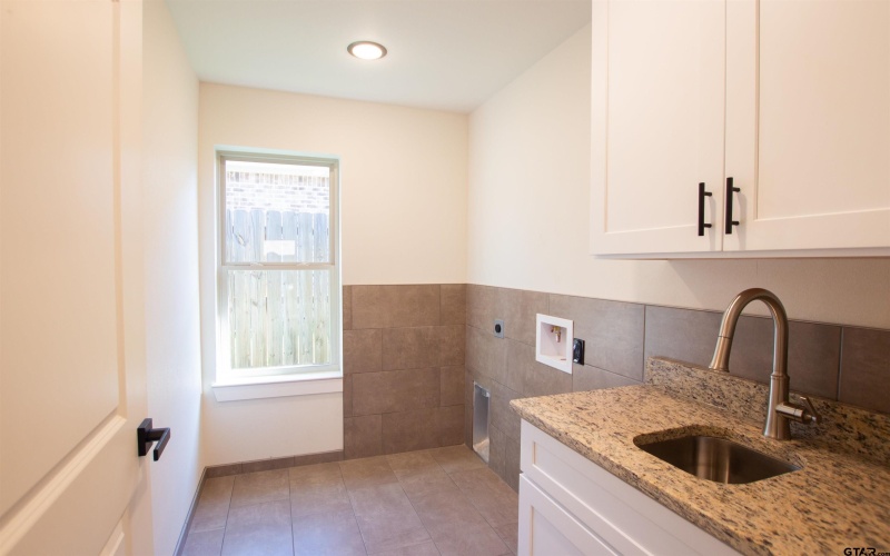 1112 Park St, Tyler, TX 75702, 3 Bedrooms Bedrooms, ,2 BathroomsBathrooms,Residential,For Sale,1112 Park St,0,25016648