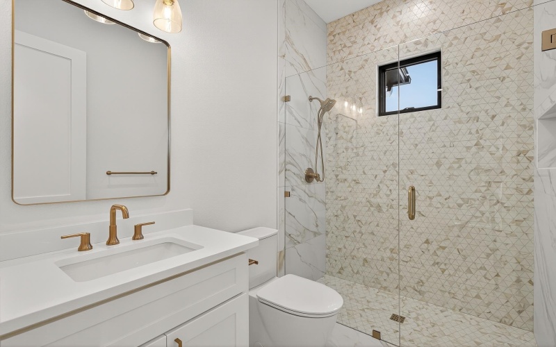 400 Emerald Way, Horseshoe Bay, TX 78657, 5 Habitaciones Habitaciones , ,5 BañosBaños,Residential,En Venta,400 Emerald Way,0,175692