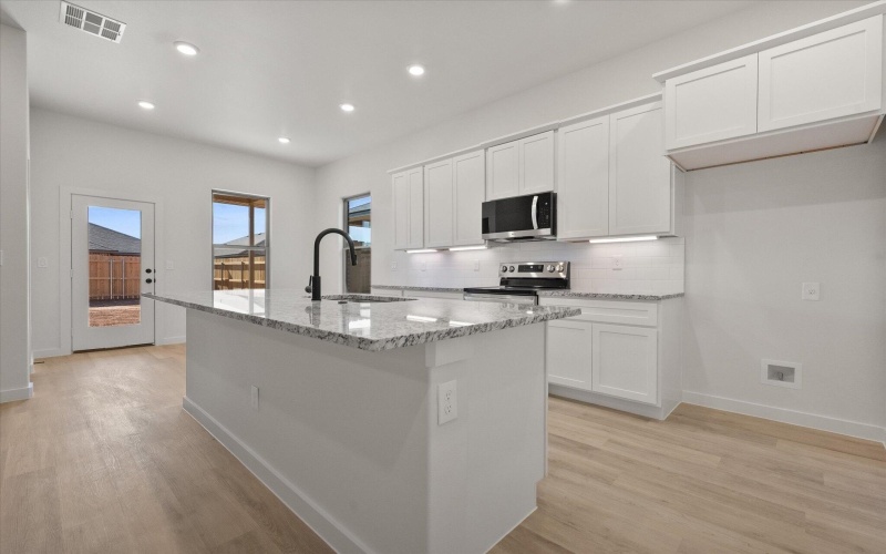 3013 138th Place, Lubbock, TX 79423, 3 Habitaciones Habitaciones , ,2 BañosBaños,Residential,En Venta,3013 138th Place,0,202563082