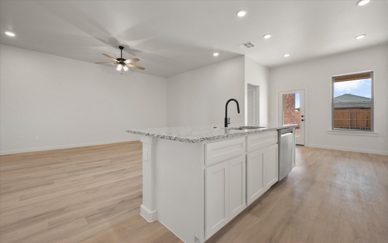 3013 138th Place, Lubbock, TX 79423, 3 Habitaciones Habitaciones , ,2 BañosBaños,Residential,En Venta,3013 138th Place,0,202563082