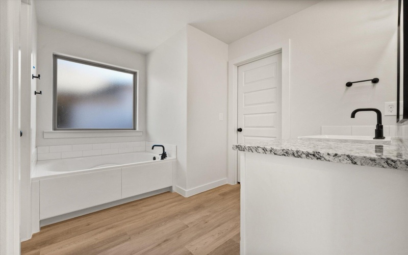 3013 138th Place, Lubbock, TX 79423, 3 Habitaciones Habitaciones , ,2 BañosBaños,Residential,En Venta,3013 138th Place,0,202563082