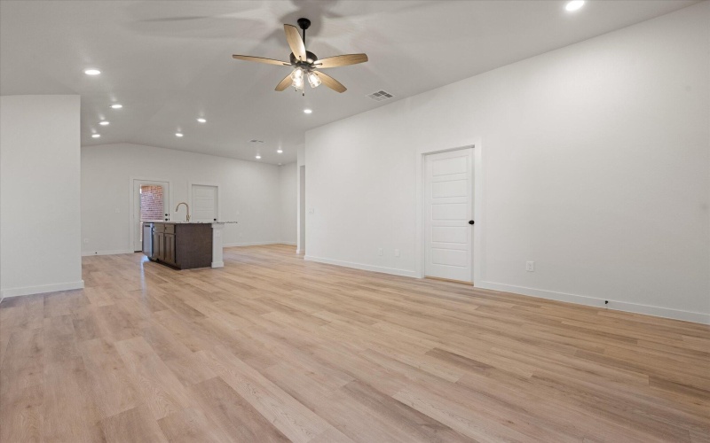 7217 7th Street, Lubbock, TX 79416, 3 Bedrooms Bedrooms, ,2 BathroomsBathrooms,Residential,For Sale,7217 7th Street,0,202563085