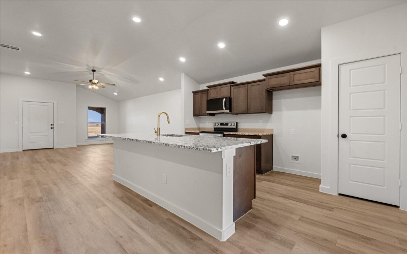 7217 7th Street, Lubbock, TX 79416, 3 Bedrooms Bedrooms, ,2 BathroomsBathrooms,Residential,For Sale,7217 7th Street,0,202563085