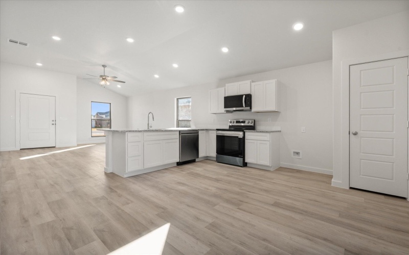 7204 8th Street, Lubbock, TX 79416, 3 Bedrooms Bedrooms, ,2 BathroomsBathrooms,Residential,For Sale,7204 8th Street,0,202563086