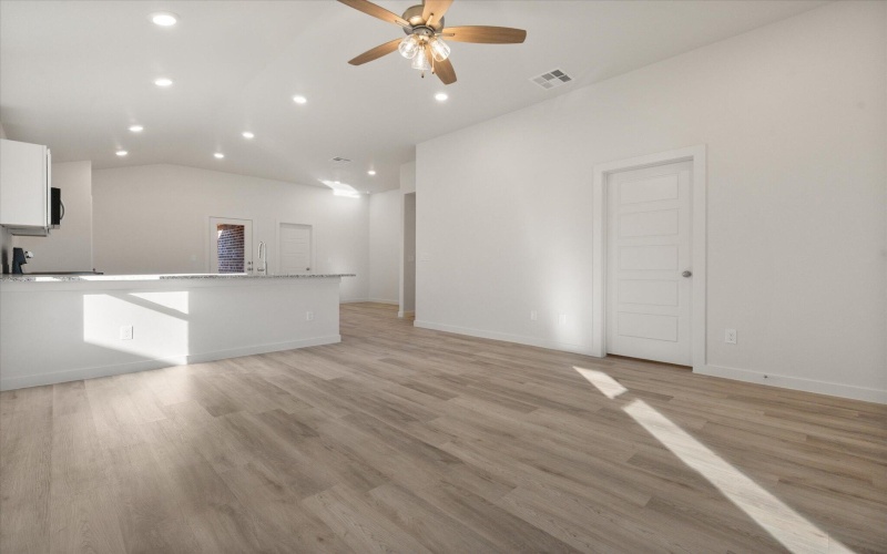 7204 8th Street, Lubbock, TX 79416, 3 Bedrooms Bedrooms, ,2 BathroomsBathrooms,Residential,For Sale,7204 8th Street,0,202563086