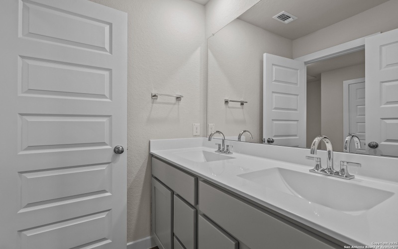 2522 Rambo Drive, San Antonio, TX 78224, 4 Habitaciones Habitaciones , ,2 BañosBaños,Residential,En Venta,2522 Rambo Drive,0,1891247