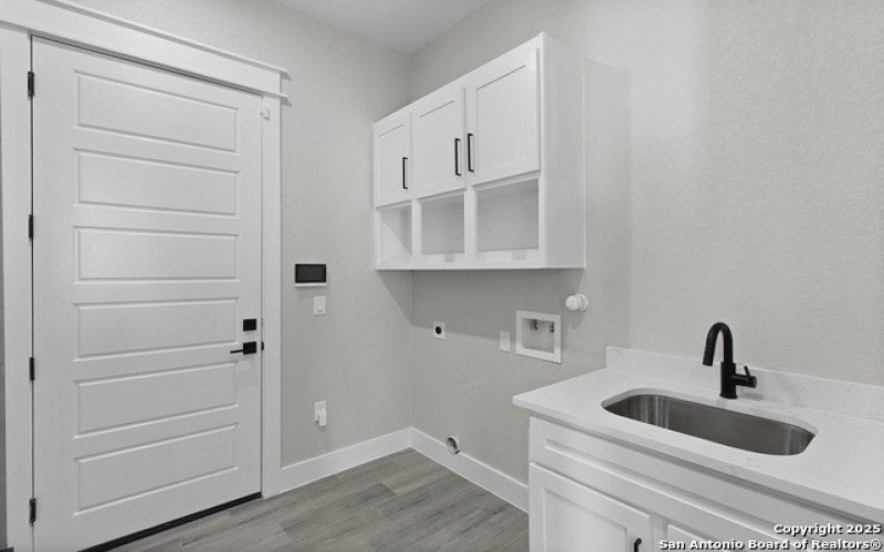 116 Western Way, Adkins, TX 78101, 4 Bedrooms Bedrooms, ,3 BathroomsBathrooms,Residential,For Sale,116 Western Way,0,1922901