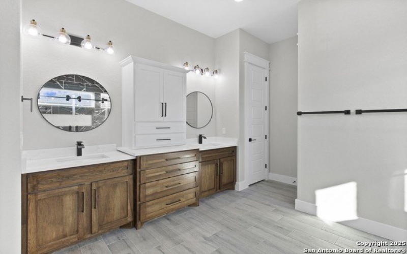 116 Western Way, Adkins, TX 78101, 4 Bedrooms Bedrooms, ,3 BathroomsBathrooms,Residential,For Sale,116 Western Way,0,1922901