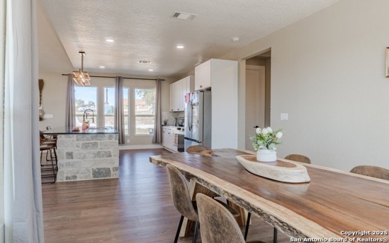 732 lake valley, La Vernia, TX 78121, 4 Habitaciones Habitaciones , ,2 BañosBaños,Residential,En Venta,732 lake valley,0,1923090