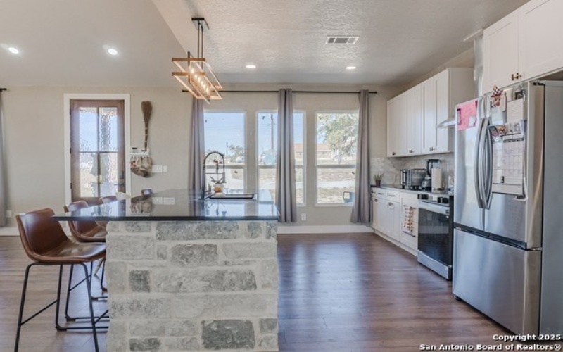 732 lake valley, La Vernia, TX 78121, 4 Habitaciones Habitaciones , ,2 BañosBaños,Residential,En Venta,732 lake valley,0,1923090