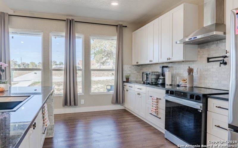 732 lake valley, La Vernia, TX 78121, 4 Habitaciones Habitaciones , ,2 BañosBaños,Residential,En Venta,732 lake valley,0,1923090