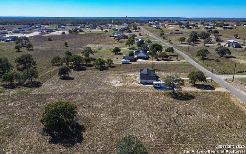 732 lake valley, La Vernia, TX 78121, 4 Habitaciones Habitaciones , ,2 BañosBaños,Residential,En Venta,732 lake valley,0,1923090