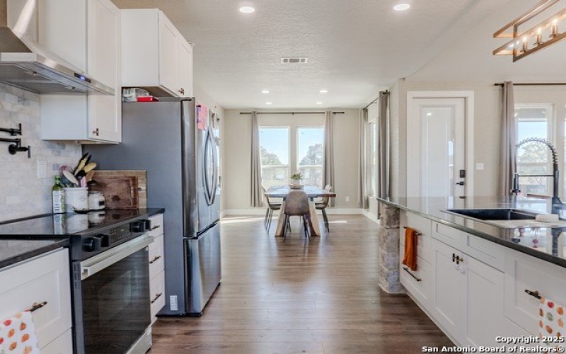 732 lake valley, La Vernia, TX 78121, 4 Habitaciones Habitaciones , ,2 BañosBaños,Residential,En Venta,732 lake valley,0,1923090