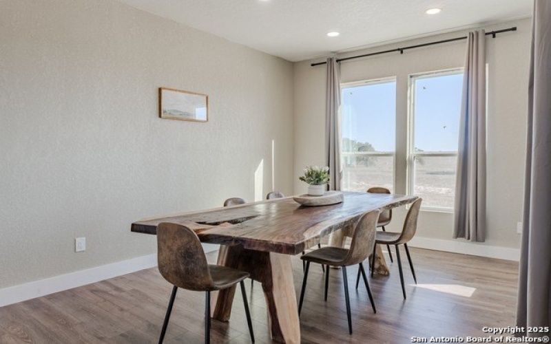 732 lake valley, La Vernia, TX 78121, 4 Habitaciones Habitaciones , ,2 BañosBaños,Residential,En Venta,732 lake valley,0,1923090