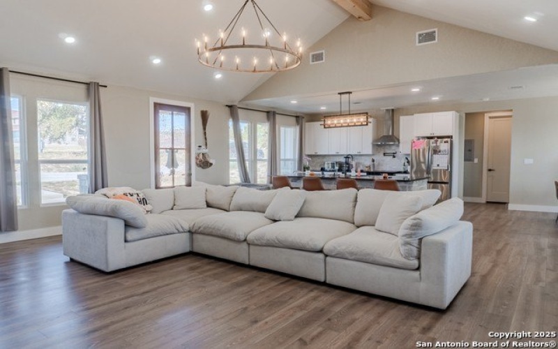 732 lake valley, La Vernia, TX 78121, 4 Habitaciones Habitaciones , ,2 BañosBaños,Residential,En Venta,732 lake valley,0,1923090