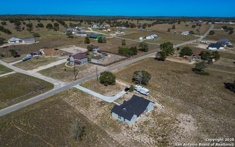 732 lake valley, La Vernia, TX 78121, 4 Habitaciones Habitaciones , ,2 BañosBaños,Residential,En Venta,732 lake valley,0,1923090