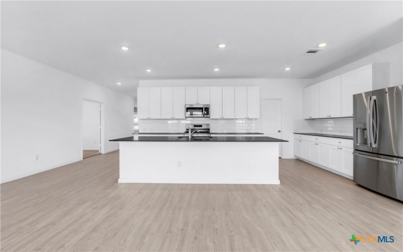 8904 James Bowie, Seguin, TX 78155, 3 Habitaciones Habitaciones , ,2 BañosBaños,Residential,En Venta,8904 James Bowie,0,597899