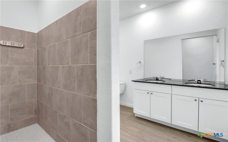 8904 James Bowie, Seguin, TX 78155, 3 Habitaciones Habitaciones , ,2 BañosBaños,Residential,En Venta,8904 James Bowie,0,597899