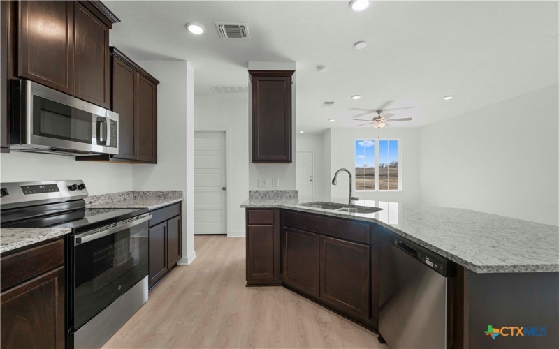 410 University Avenue, Troy, TX 76579, 3 Habitaciones Habitaciones , ,2 BañosBaños,Residential,En Venta,410 University Avenue,0,597917