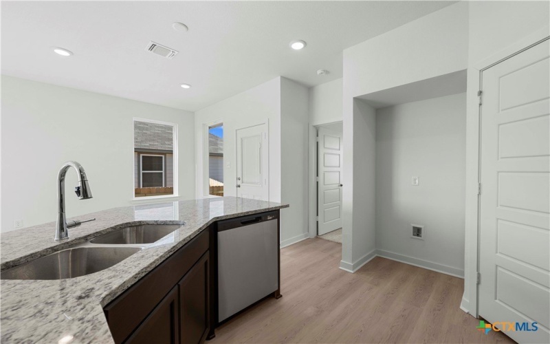 410 University Avenue, Troy, TX 76579, 3 Habitaciones Habitaciones , ,2 BañosBaños,Residential,En Venta,410 University Avenue,0,597917