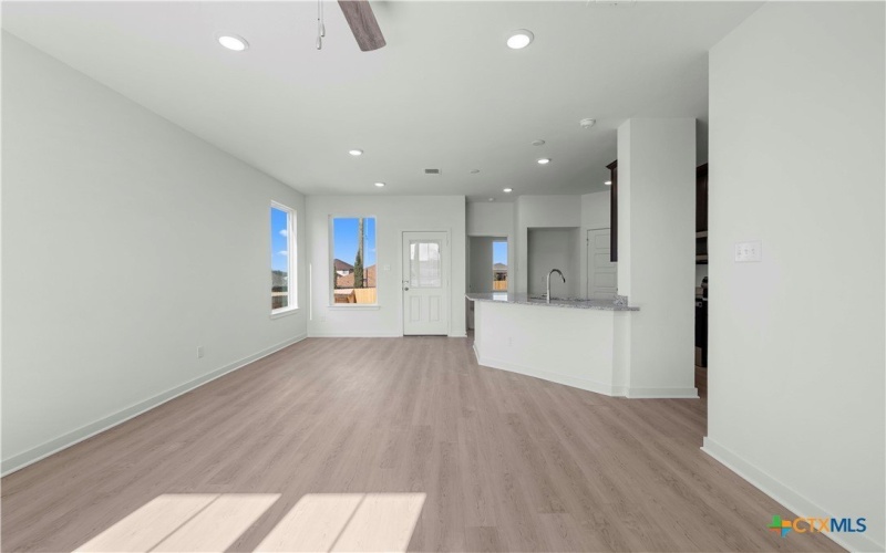 410 University Avenue, Troy, TX 76579, 3 Habitaciones Habitaciones , ,2 BañosBaños,Residential,En Venta,410 University Avenue,0,597917