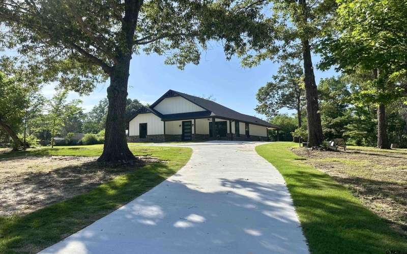 12717 Hillcrest Rd, Tyler, TX 75708, 3 Bedrooms Bedrooms, ,2 BathroomsBathrooms,Residential,For Sale,12717 Hillcrest Rd,25004066