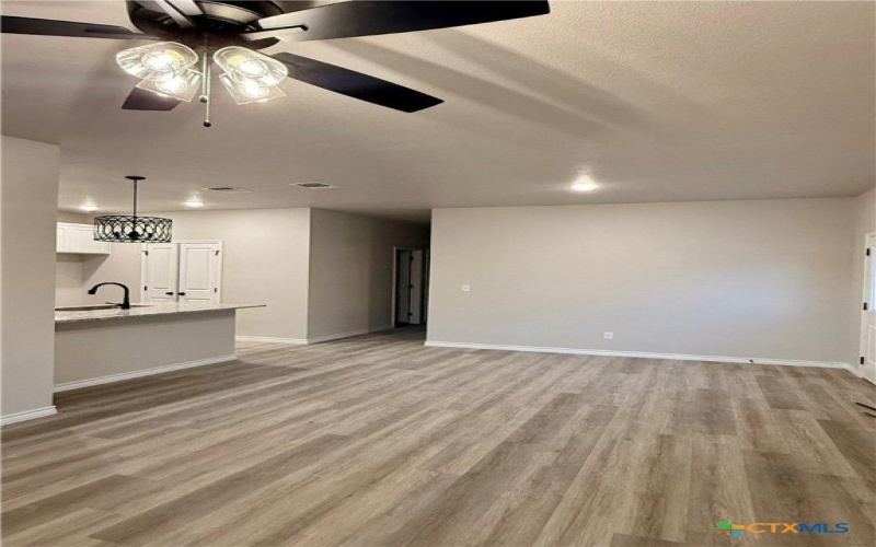 106 Leon Lane, Copperas Cove, TX 76522, 6 Habitaciones Habitaciones , ,5 BañosBaños,Residential Multi Family,En Venta,106 Leon Lane,0,597933