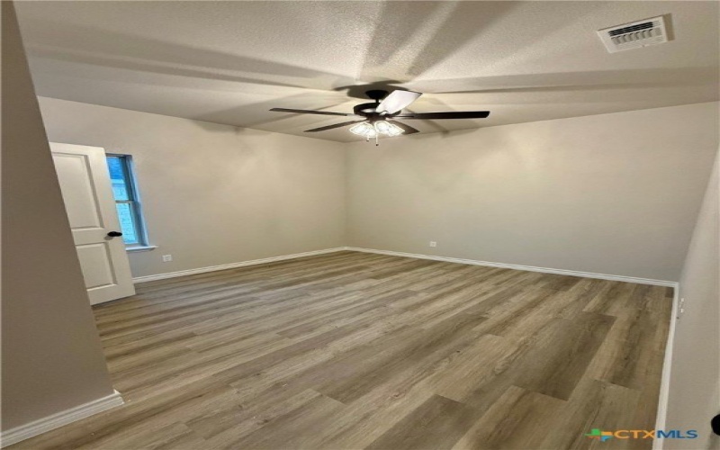 106 Leon Lane, Copperas Cove, TX 76522, 6 Habitaciones Habitaciones , ,5 BañosBaños,Residential Multi Family,En Venta,106 Leon Lane,0,597933