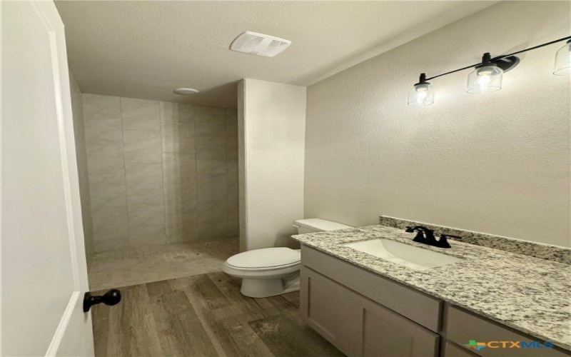 106 Leon Lane, Copperas Cove, TX 76522, 6 Habitaciones Habitaciones , ,5 BañosBaños,Residential Multi Family,En Venta,106 Leon Lane,0,597933